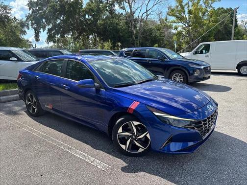 2022 Hyundai ELANTRA SEL