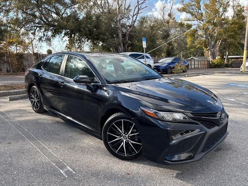 2024 Toyota Camry SE