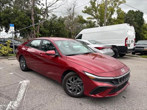 2024 Hyundai ELANTRA SEL