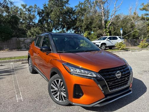 2023 Nissan Kicks SR