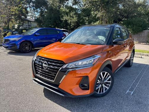 2023 Nissan Kicks SR