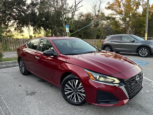 2025 Nissan Altima SV FWD