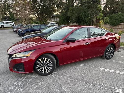 2025 Nissan Altima SV FWD