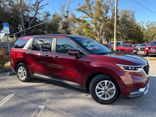 2024 Kia Carnival LX