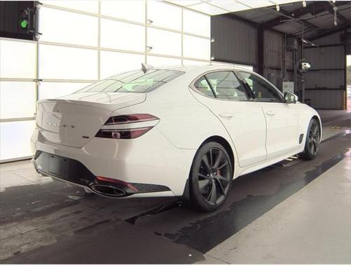2022 Genesis G70 3.3T RWD