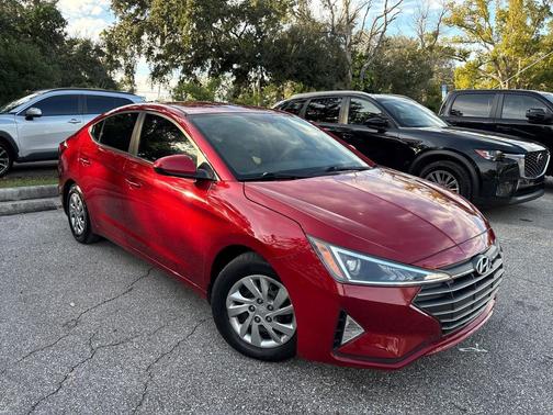 2020 Hyundai ELANTRA SE