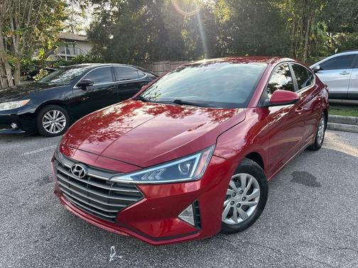2020 Hyundai ELANTRA SE