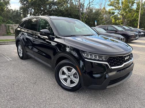 2022 Kia Sorento LX