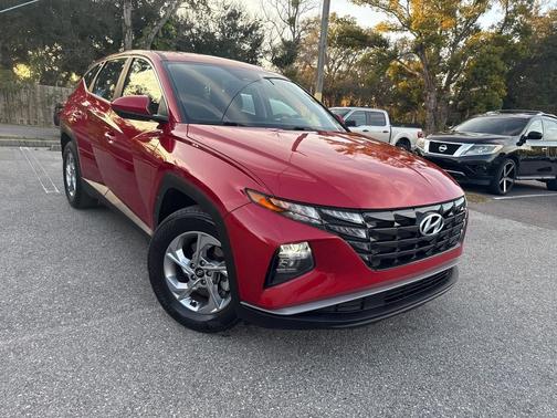 2023 Hyundai TUCSON SE