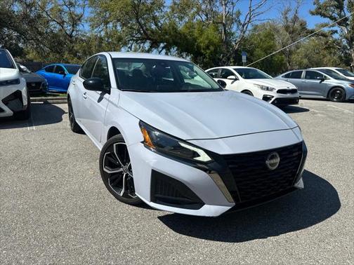2023 Nissan Altima SR FWD