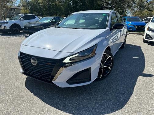 2023 Nissan Altima SR FWD