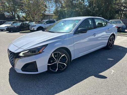 2023 Nissan Altima SR FWD