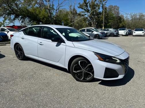 2023 Nissan Altima SR FWD