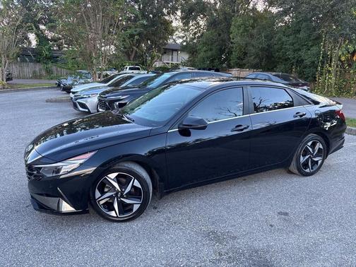 2023 Hyundai ELANTRA Limited