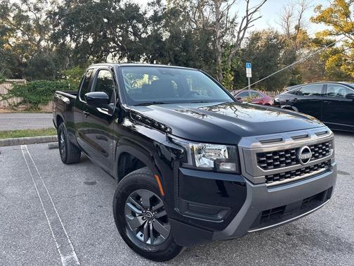 2025 Nissan Frontier SV