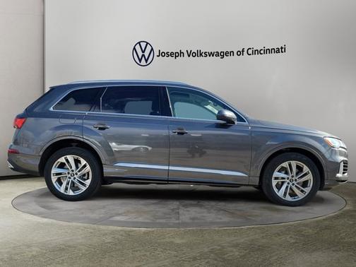 2022 Audi Q7 Premium Plus