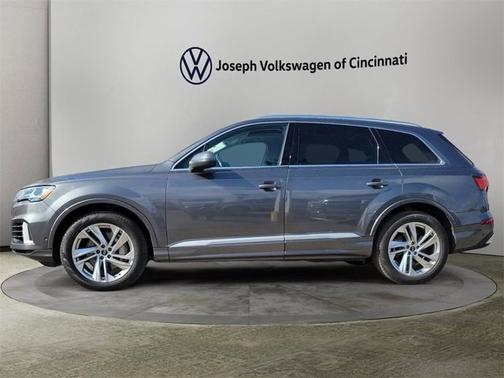 2022 Audi Q7 Premium Plus
