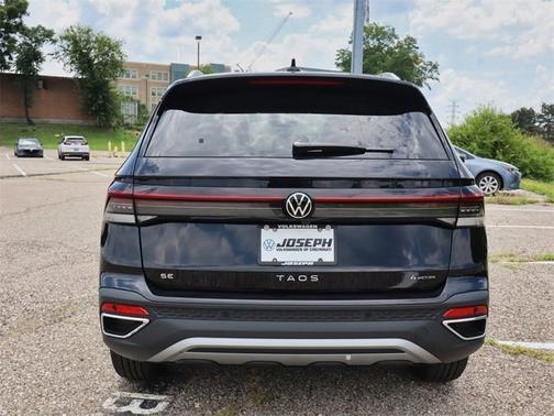 2025 Volkswagen Taos SE