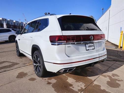 2026 Volkswagen Atlas 2.0T SEL Premium R-Line