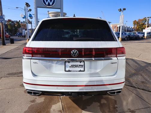 2026 Volkswagen Atlas 2.0T SEL Premium R-Line