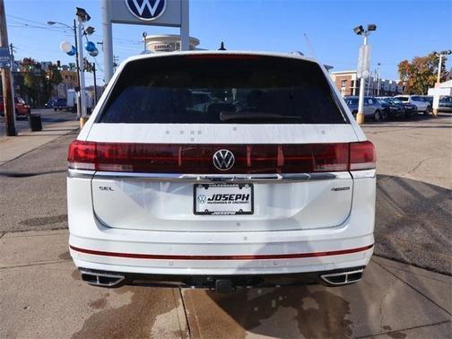 2026 Volkswagen Atlas 2.0T SEL Premium R-Line