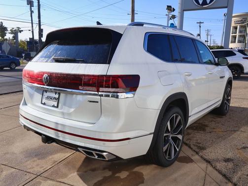 2026 Volkswagen Atlas 2.0T SEL Premium R-Line