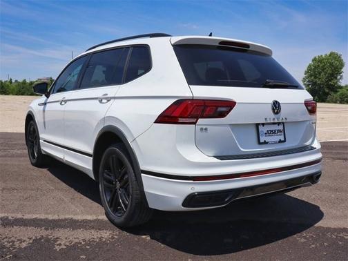 2022 Volkswagen Tiguan SE R-Line Black