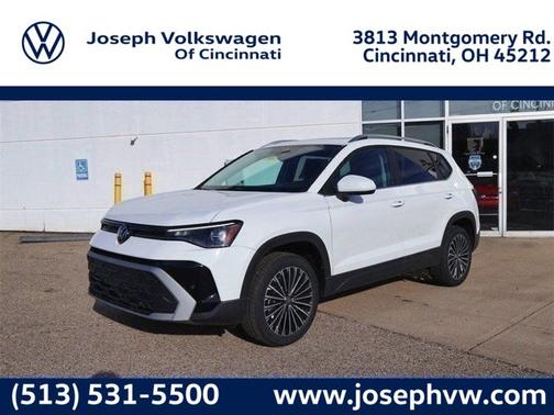 Pure White 2026 Volkswagen Taos SE