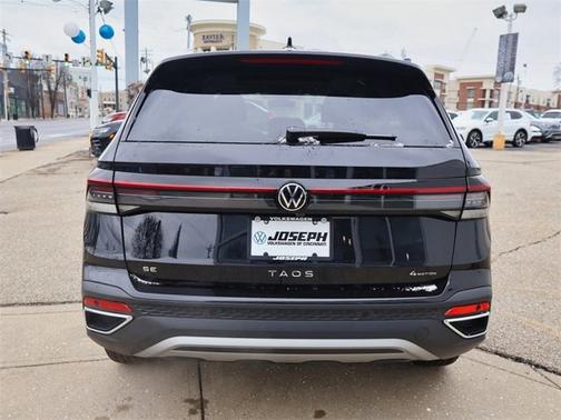2026 Volkswagen Taos SE