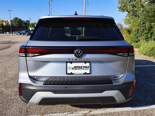 2025 Volkswagen Tiguan SE
