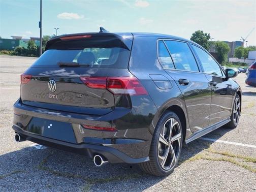 2025 Volkswagen Golf GTI SE