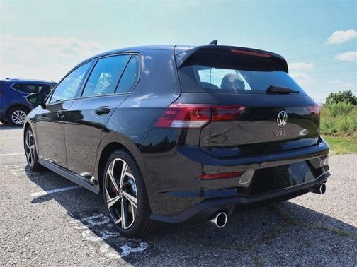 2025 Volkswagen Golf GTI SE