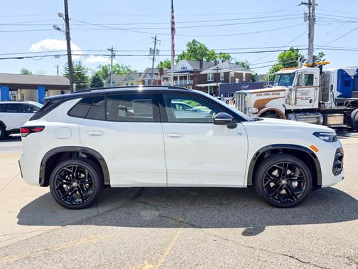 Ice Silver Metallic 2023 Subaru Forester Limited