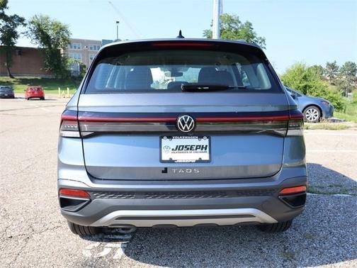 2025 Volkswagen Taos S