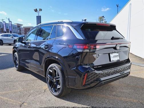2026 Volkswagen Tiguan SEL R-Line Turbo