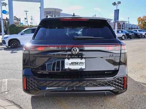 2026 Volkswagen Tiguan SEL R-Line Turbo