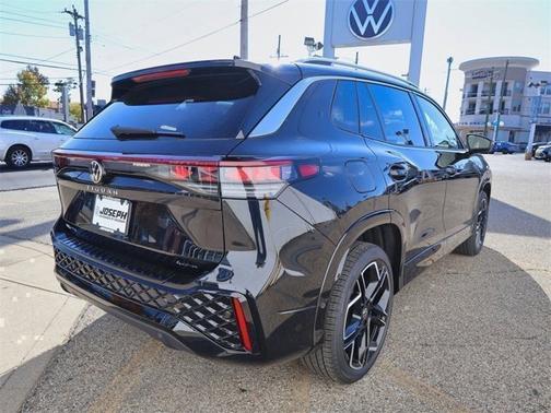 2026 Volkswagen Tiguan SEL R-Line Turbo