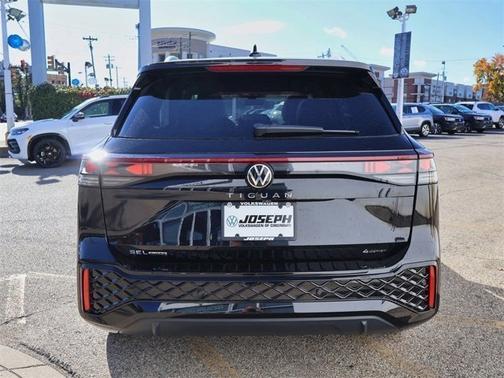 2026 Volkswagen Tiguan SEL R-Line Turbo