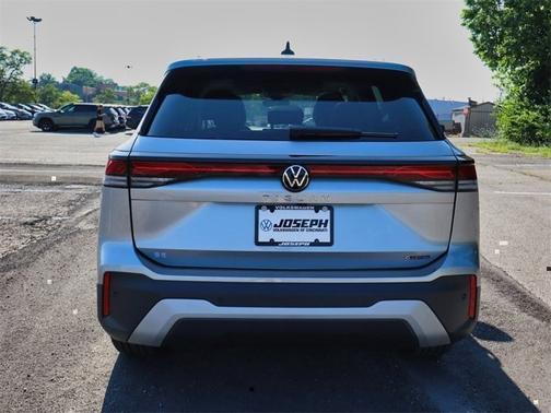 2025 Volkswagen Tiguan SE