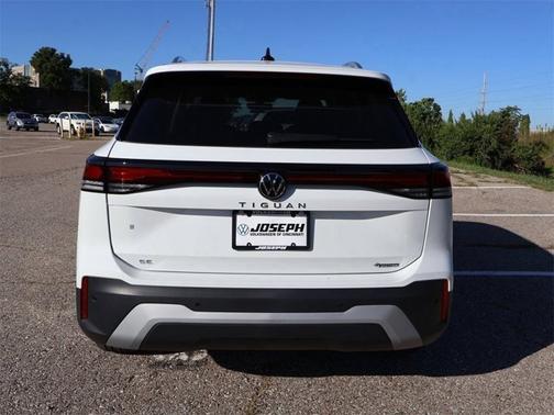 2025 Volkswagen Tiguan SE