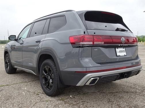 2025 Volkswagen Atlas 2.0T Peak Edition