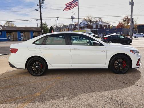 2025 Volkswagen Jetta GLI Autobahn