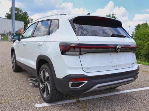 2025 Volkswagen Taos SE