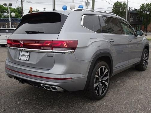 2025 Volkswagen Atlas 2.0T SEL Premium R-Line