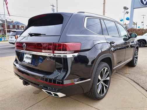 2026 Volkswagen Atlas 2.0T SEL Premium R-Line