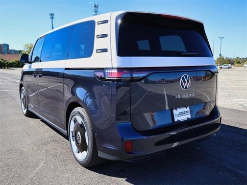 2025 Volkswagen ID. Buzz Pro S Plus