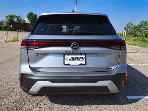 2025 Volkswagen Tiguan SE
