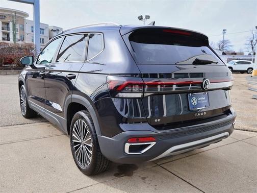 2025 Volkswagen Taos SE