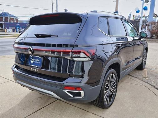 2025 Volkswagen Taos SE