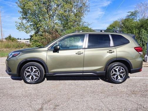 2022 Subaru Forester Premium